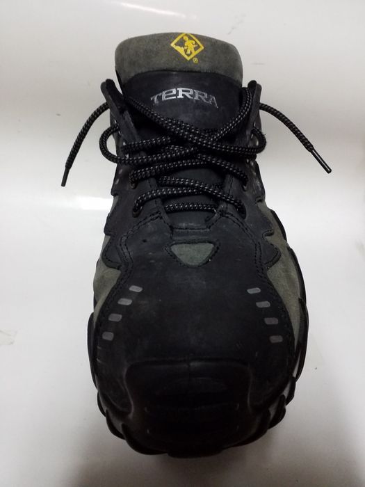 Рабочие ботинки .