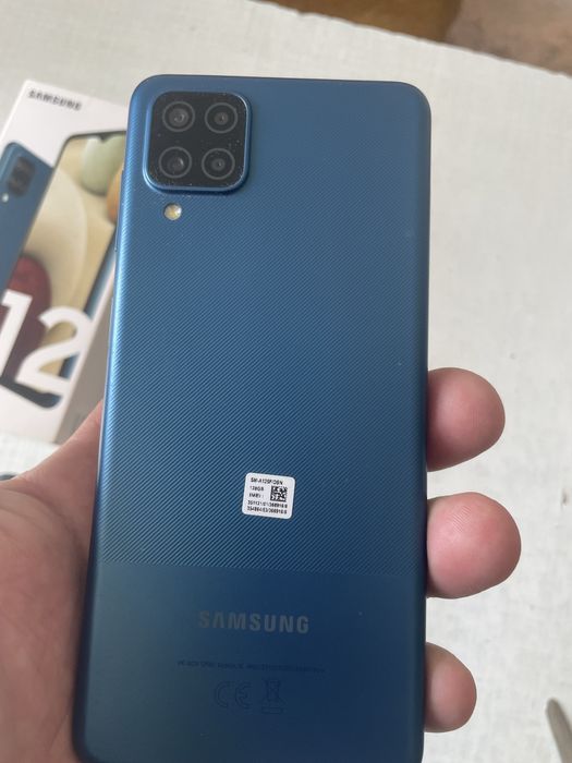 Продавам Самсунг а 12 128гб