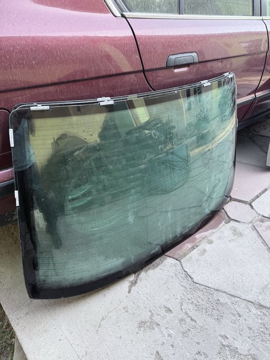 Заднее стекло на бмв е34,е38,е39