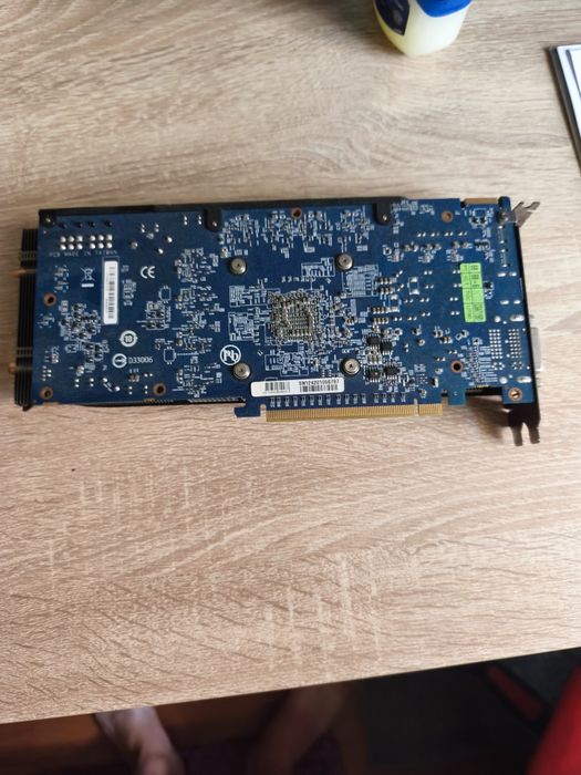 Placa video AMD 2GB