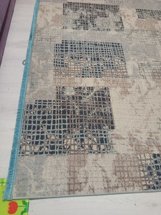 Продам ковёр тонкий лёгкий