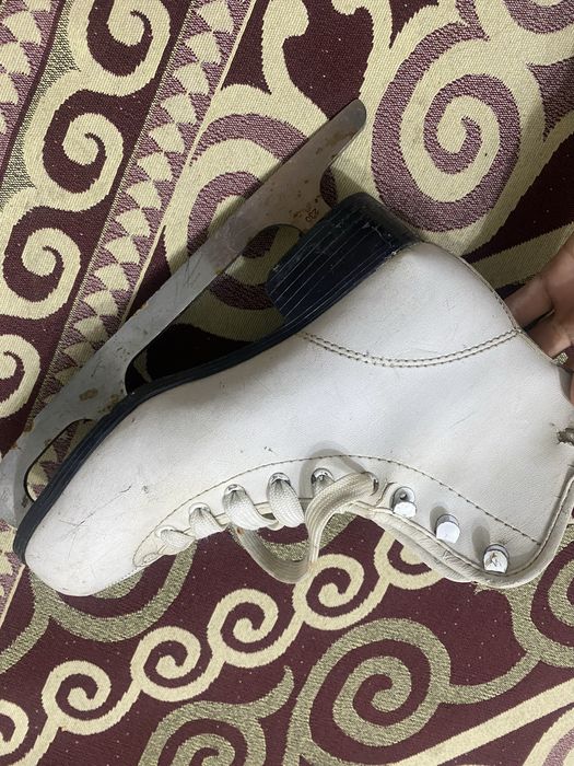 коньки,37,б/у,среднем состояние