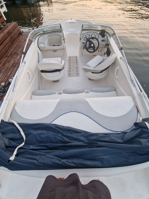 Barca Glastron MX 175 cu peridoc
