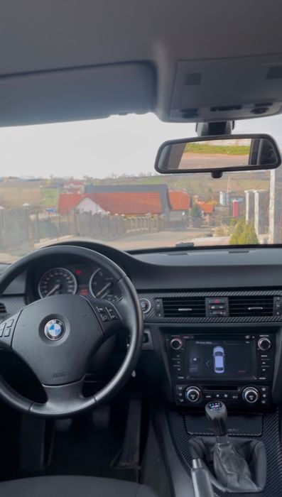 BMW 318d Touring (E91) LCI – M-Packet 
​Vân