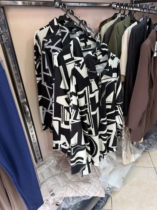 Мъжки и дамски дрехи на едро и дребно !