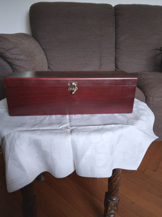 Cutie cu o prezentare deosebita