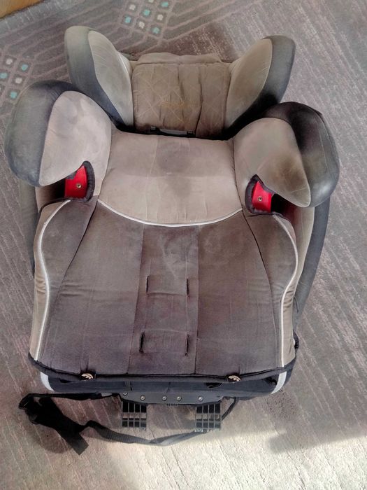 Столче за кола за дете със специални нужди