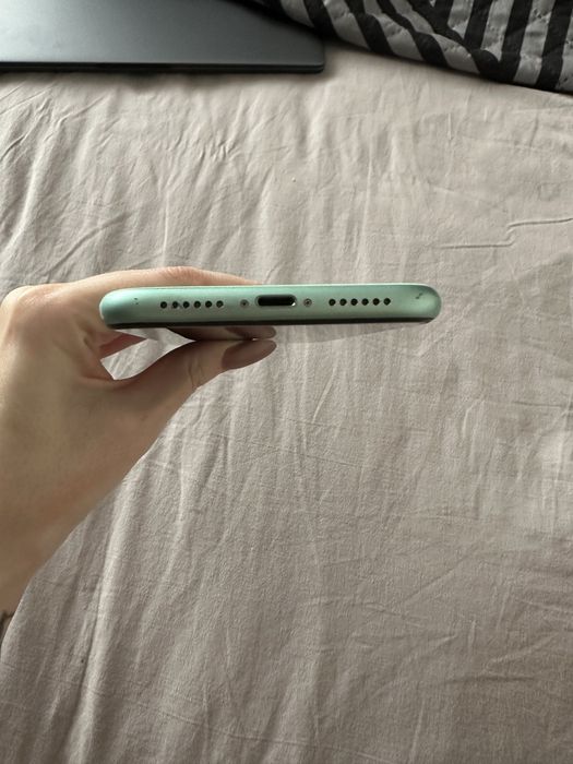 Продам iPhone 11 бирюзовый 64гб