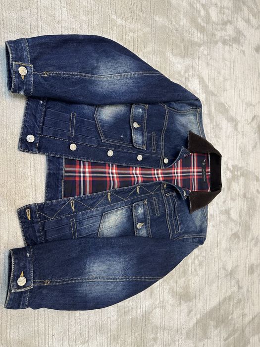 Джинсовка от бренда Dsguared2