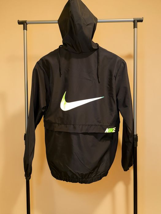 Doua jachete negre nike XL si M