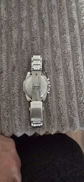 Продам часы Edifice EFR-559