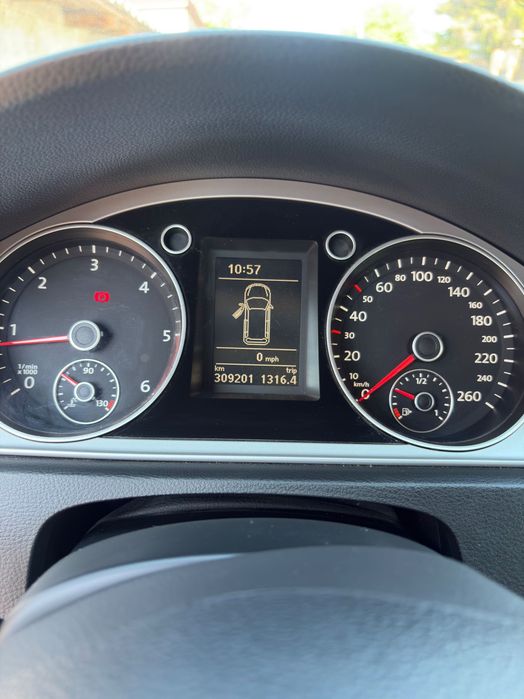 Vând Volkswagen Passat B7 2012 motor 1.6 diesel
