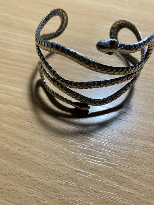 Дамска гривна