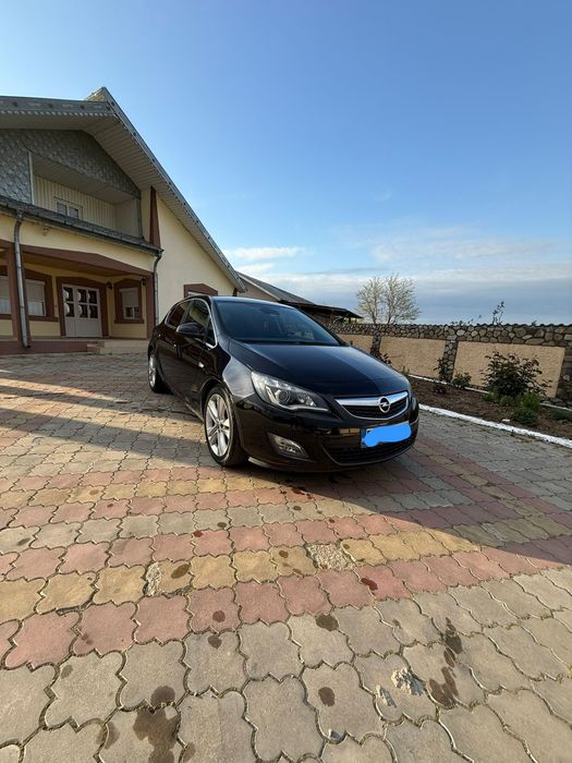 Opel Astra J 2010