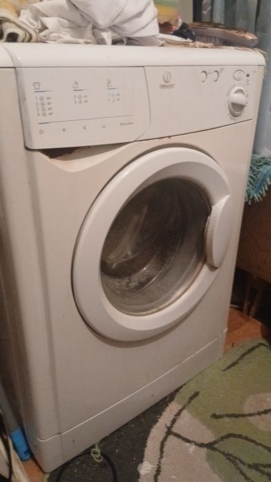 Стиральная машина indesit