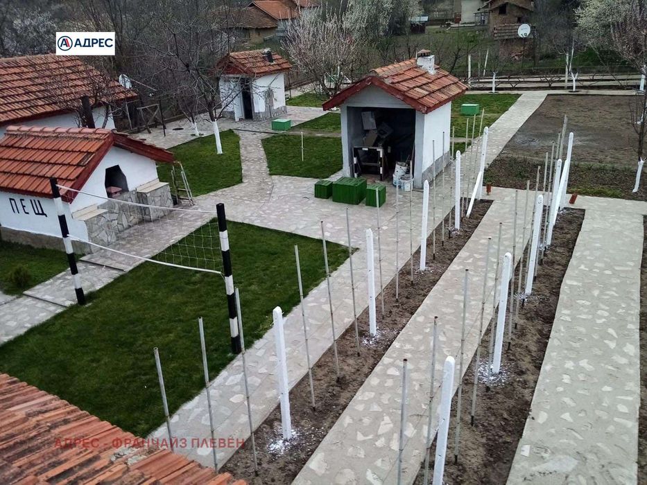 Къща в Плевен, област-с.Брест площ 200 цена 120000