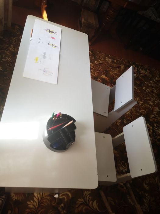 Парта со стульями