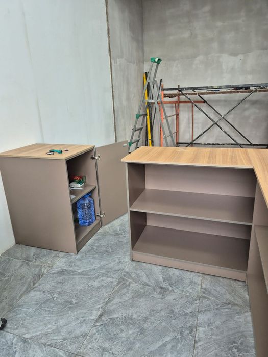 Продам ресепшн угловой