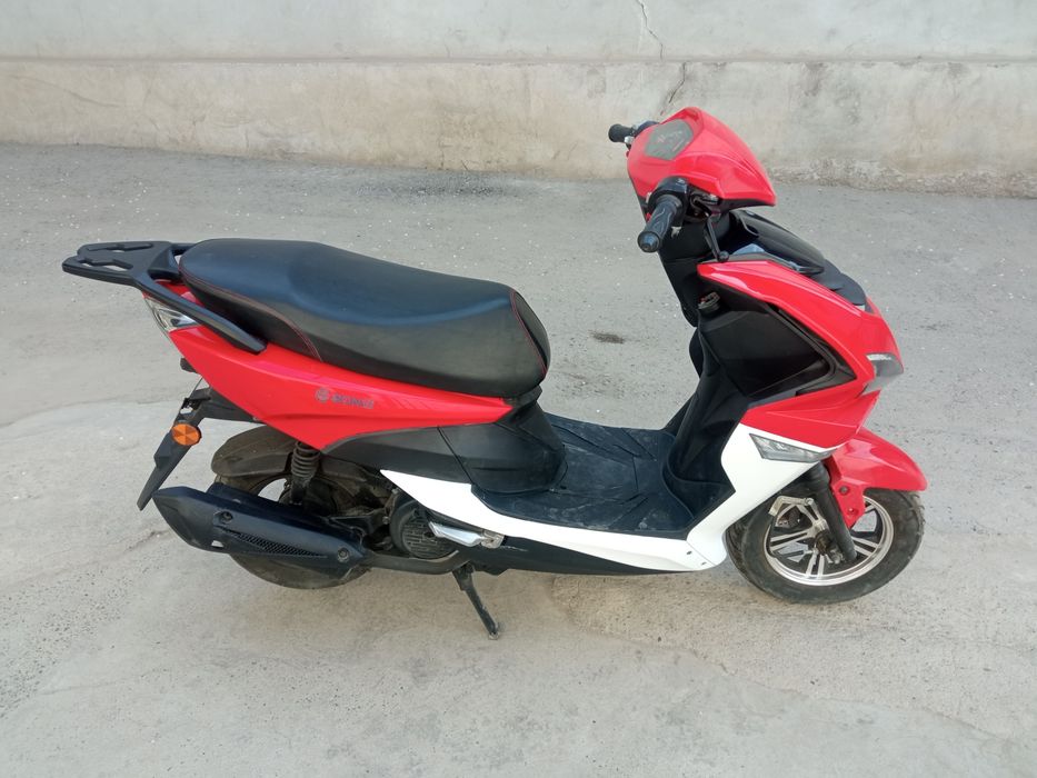 Скутер бонви.   .