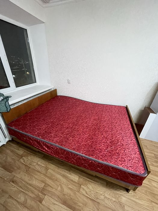 Отдам кровать за кулёк))) Самовывоз район Промбазы