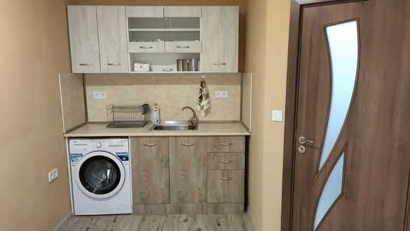 Дава се под наем Двустаен апартамент в Бургас, Център - 52 кв.м за 30 € - Снимка #1