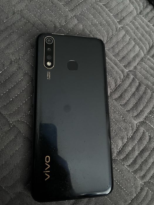 Продам телефон Vivo 1915 Y20