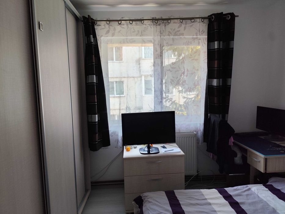 proprietar vand apartament 2 camere