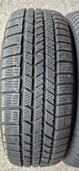 2 anvelope iarna Continental 235/65/18,dot 2020.Pretul este pe bucata