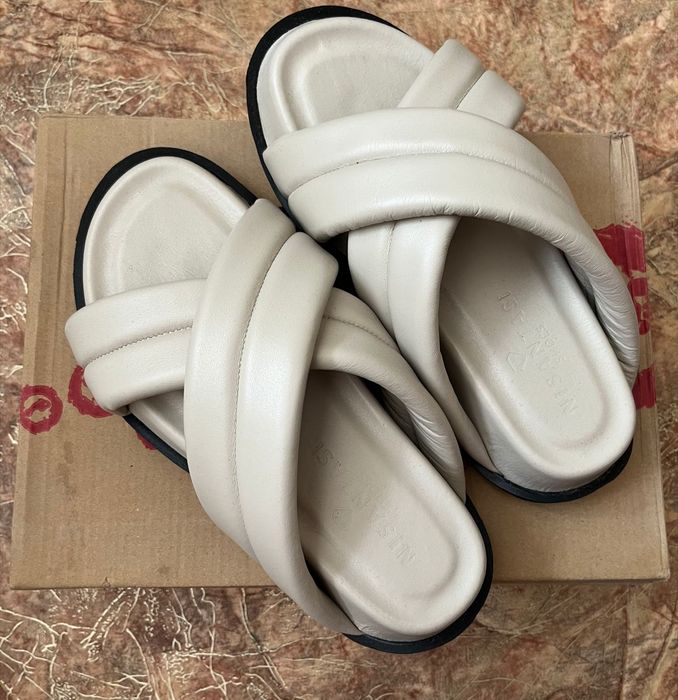 Продам кожаные шлепки