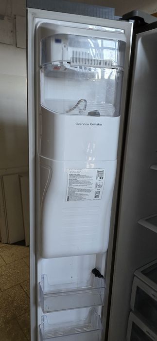 Двукрилен хладилник Samsung за  частиRS61781GDSL, A++, 615 л., No Frost, Icemak