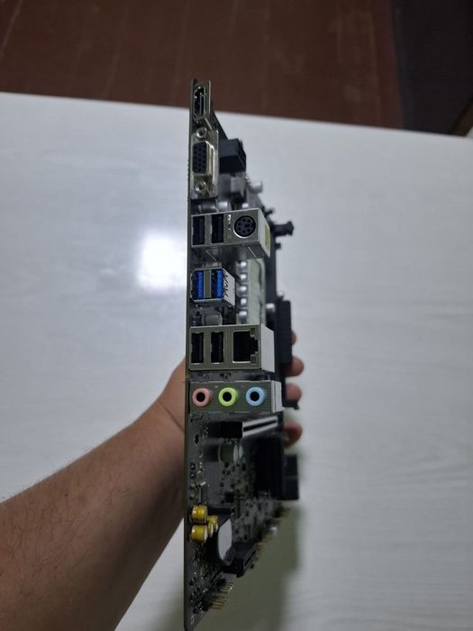 Продам материнскую плату MSi H610M-E DDR5