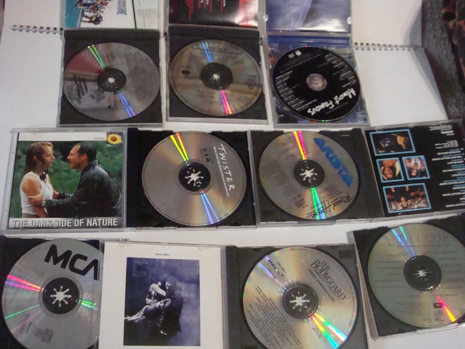 9 CD с музика от филми