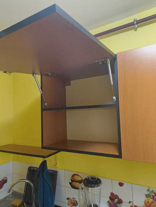 Vand mobila de bucatarie