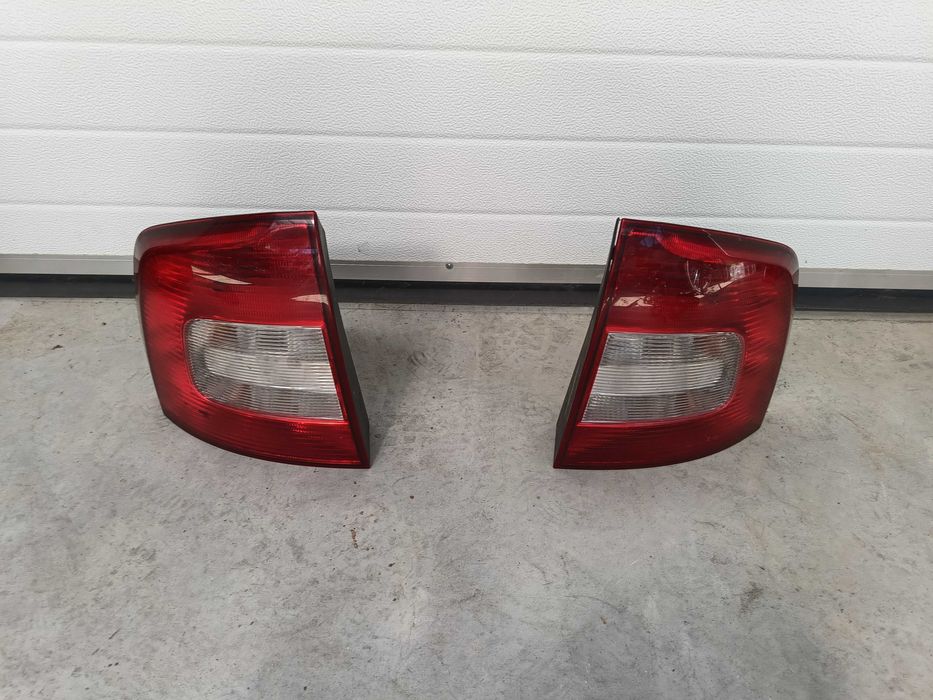 Stop stanga dreapta Skoda Octavia 2 break facelift
