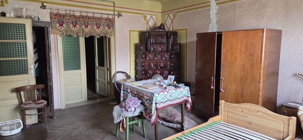 Casă de vanzare .