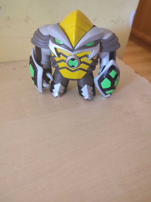 Различни фигури, играчки