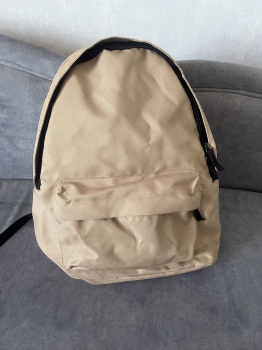 Бежевый рюкзак