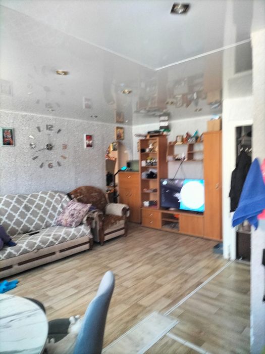 Продам квартиру 3-х комнатную