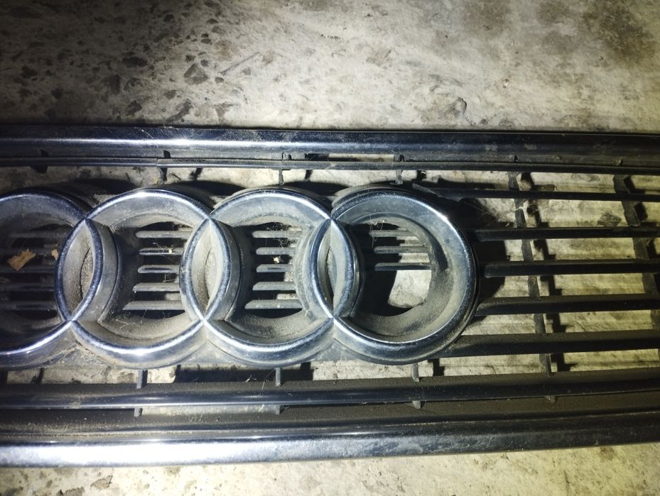 Решетка радиатора Audi 80 B4 , 90