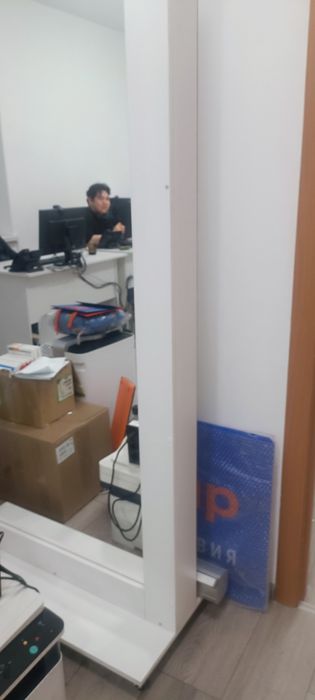 Зеркало продаем большое
