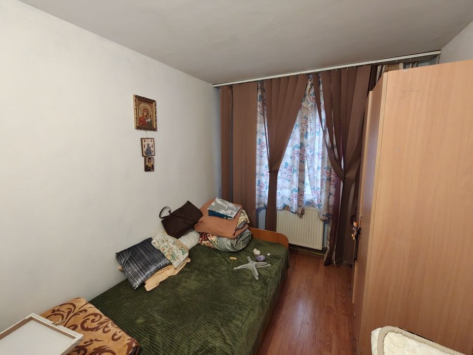 Apartament parter  3 camere craiovita 55mp