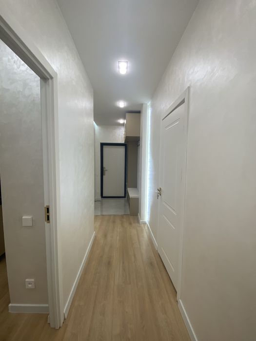 Продаеться 2 ком квартира.Новая все мебельи оборудование новые