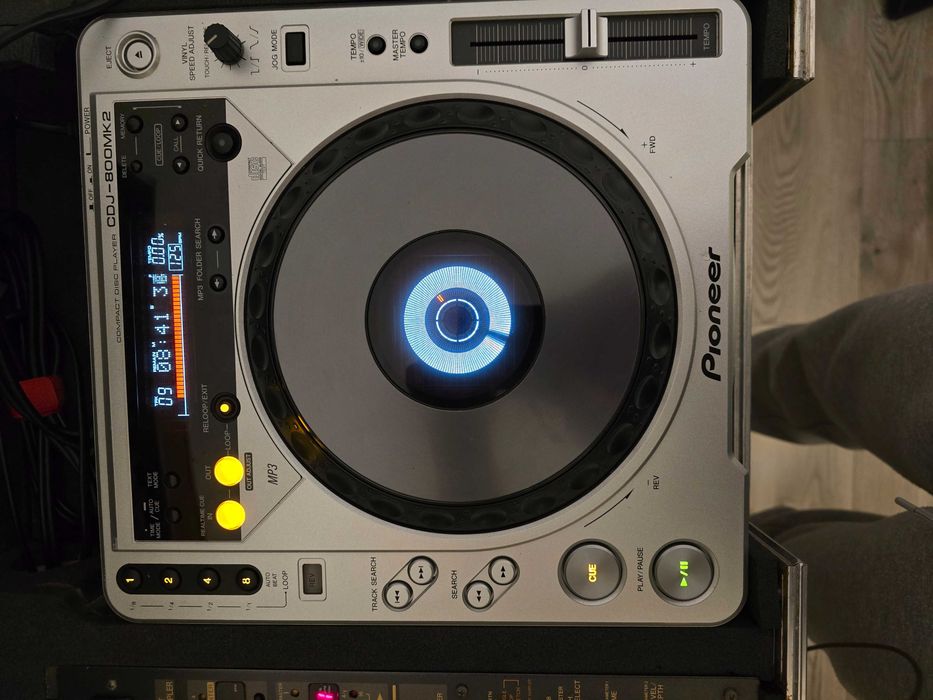 Pioneer CDJ-800MK2 x2 + DJM-600 + Flight Case – stare excelentă
