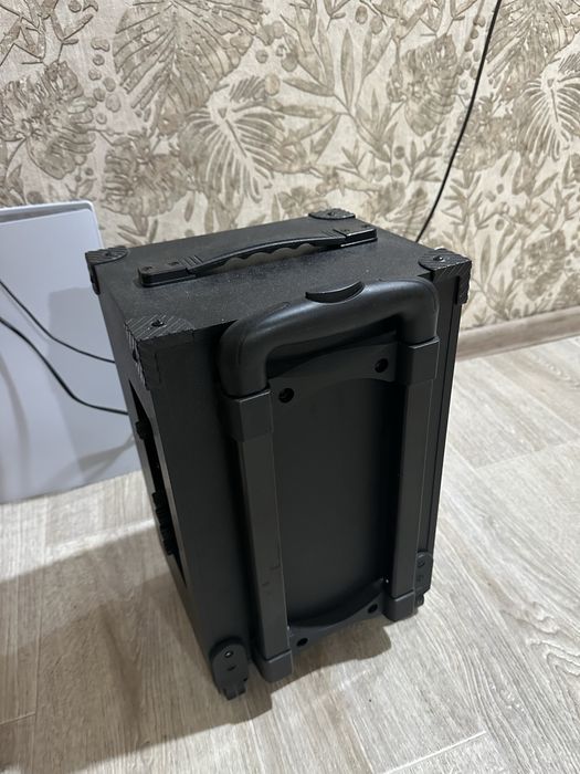 Продаю музыкальную колонку