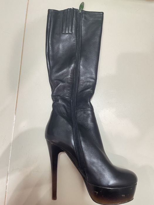 Продаются сапоги новые