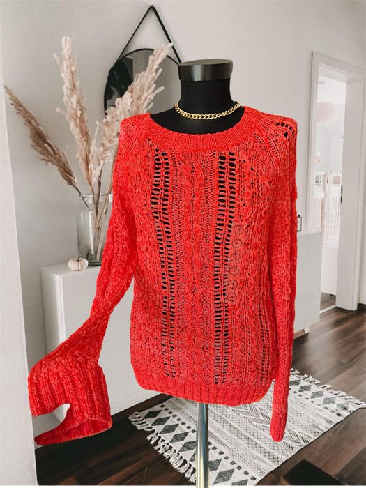 Pulover corai cu gauri Jessica marime S nou cu eticheta