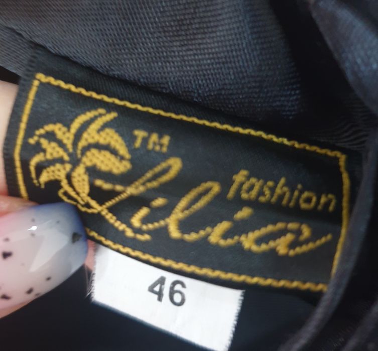 Продам платье красивое.