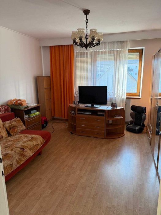 Vând casa pe 3 nivele in Mediaș, cartier Vitrometan, 231m2