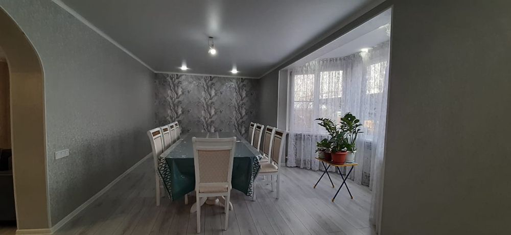 Продам дом 2 этажа.