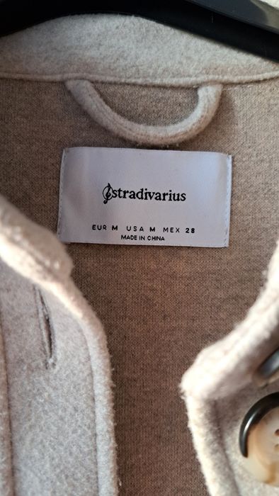 Късо палто Stradivarius